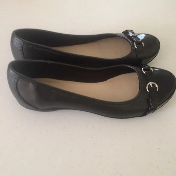 Solesenseability Black Patent Cap Ballet Flats 6 - Picture 3 of 16